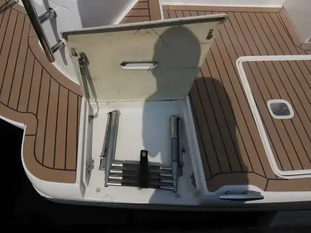 Cruisers Yachts 415