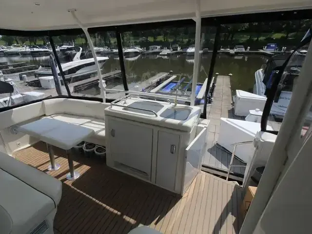 Cruisers Yachts 415