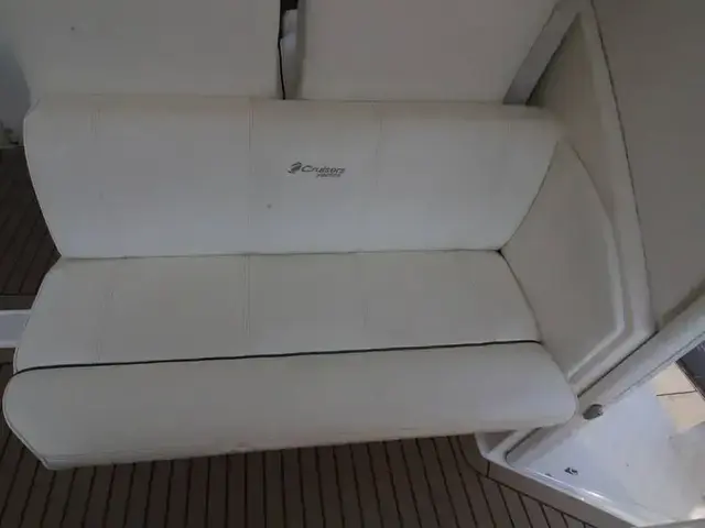 Cruisers Yachts 415