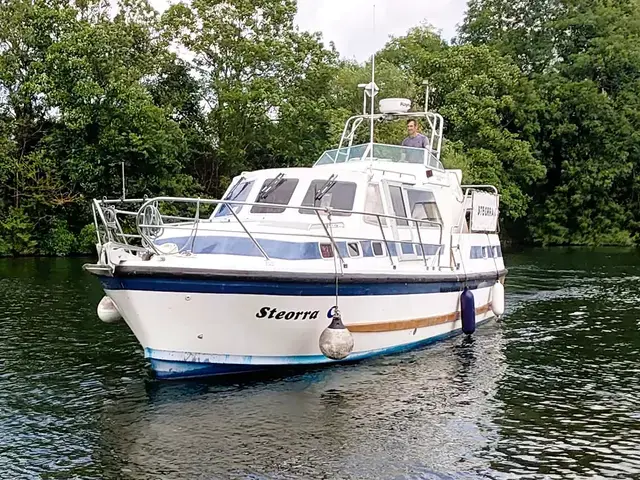 Aquastar 33 Ocean Ranger