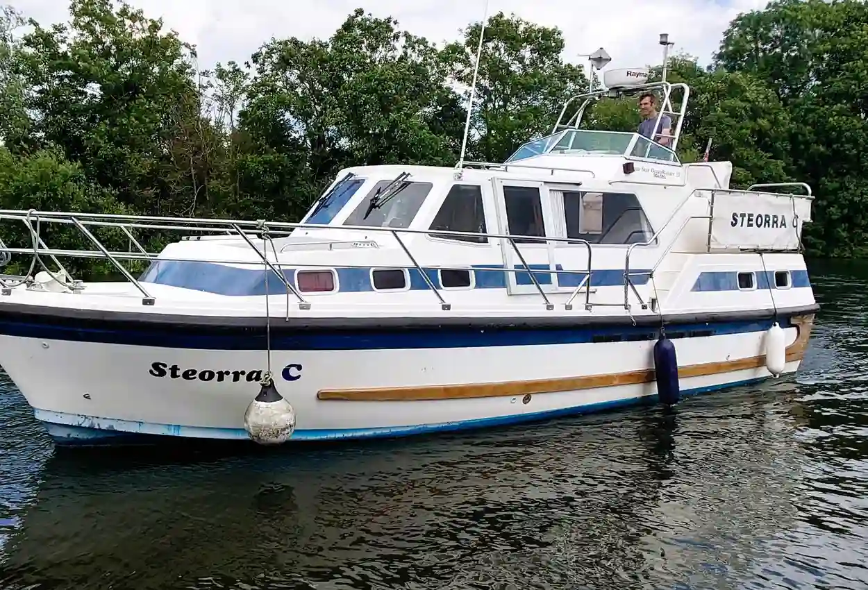 Aquastar 33 Ocean Ranger