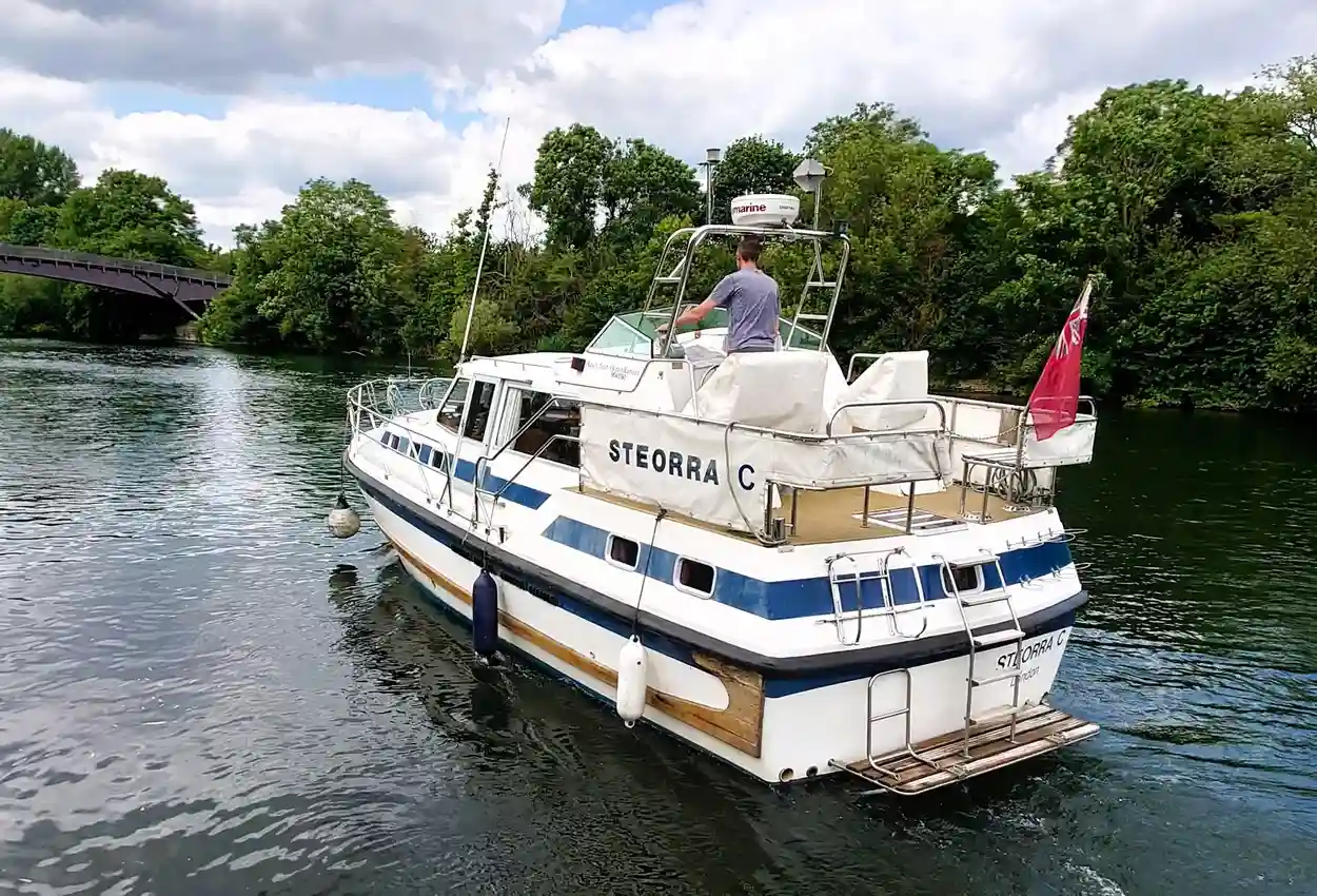 AQUASTAR 33 OCEAN RANGER 1994