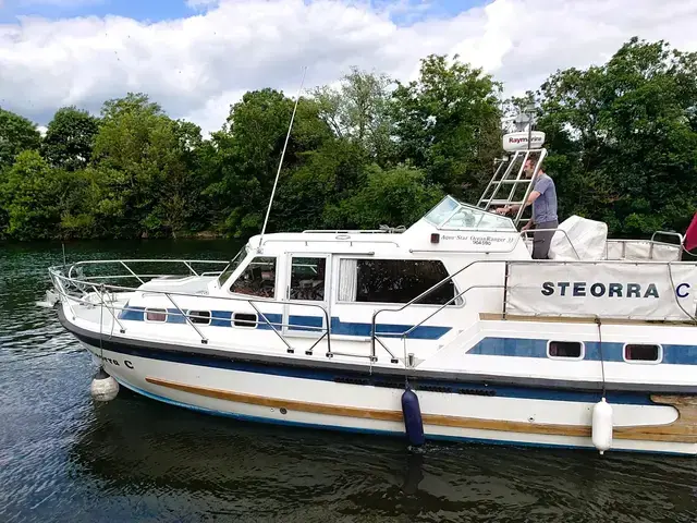 Aquastar 33 Ocean Ranger