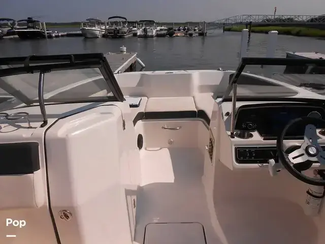 Bayliner Dx2200