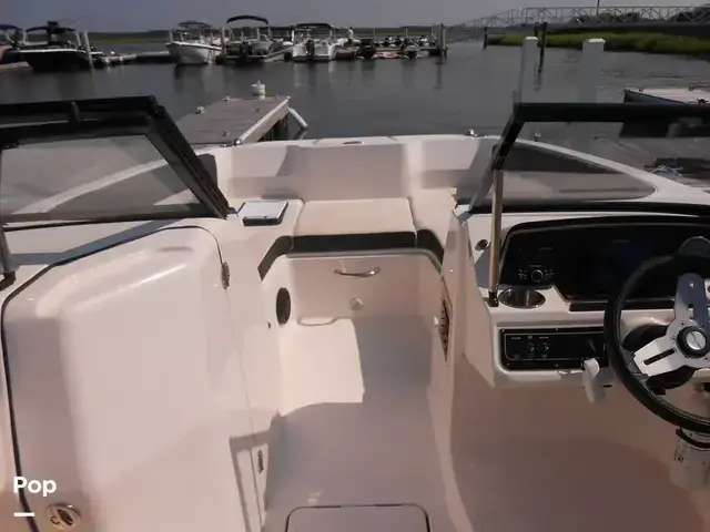 Bayliner Dx2200