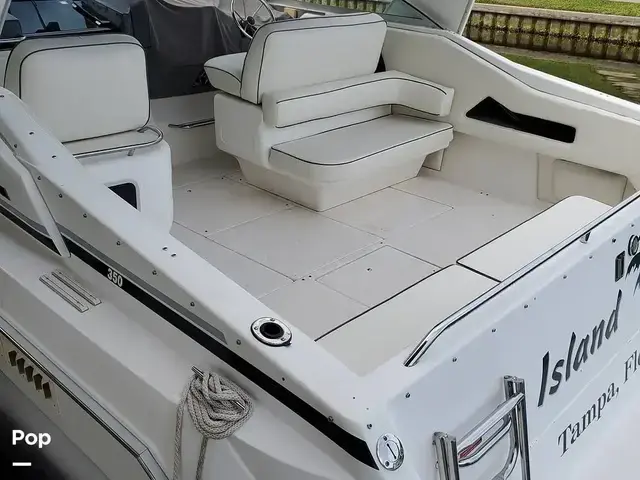 Sea Ray 350 Express Cruiser