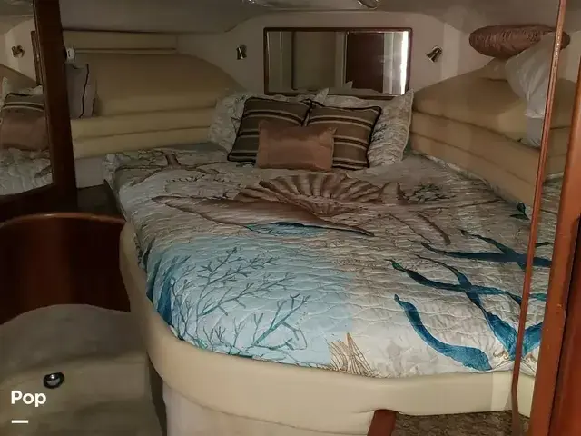 Sea Ray 350 Express Cruiser