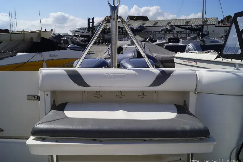 2006 Boston Whaler 240 outrage