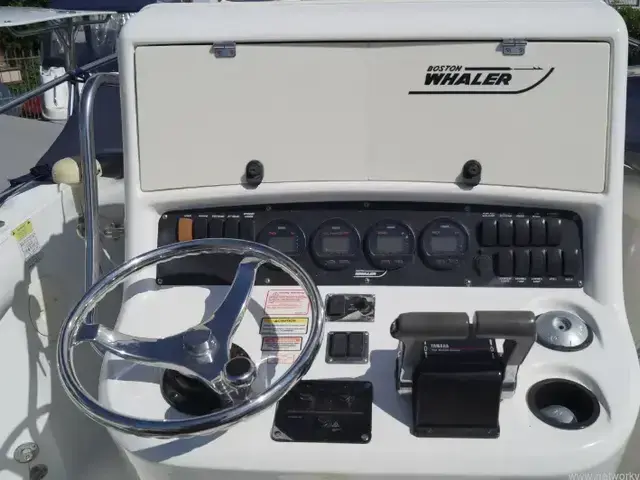 Boston Whaler 240 Outrage