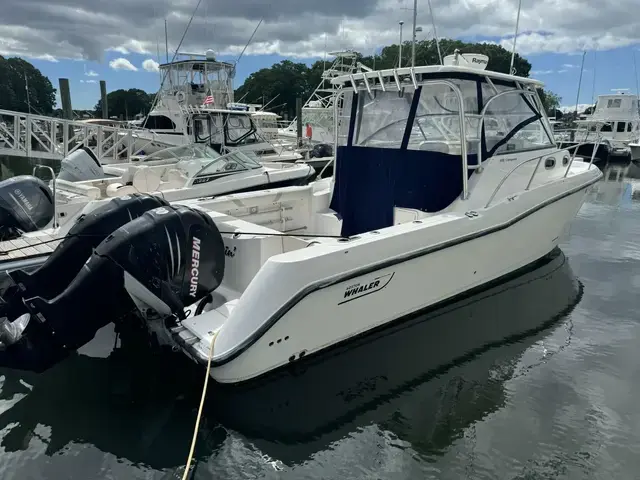 Boston Whaler 305 Conquest