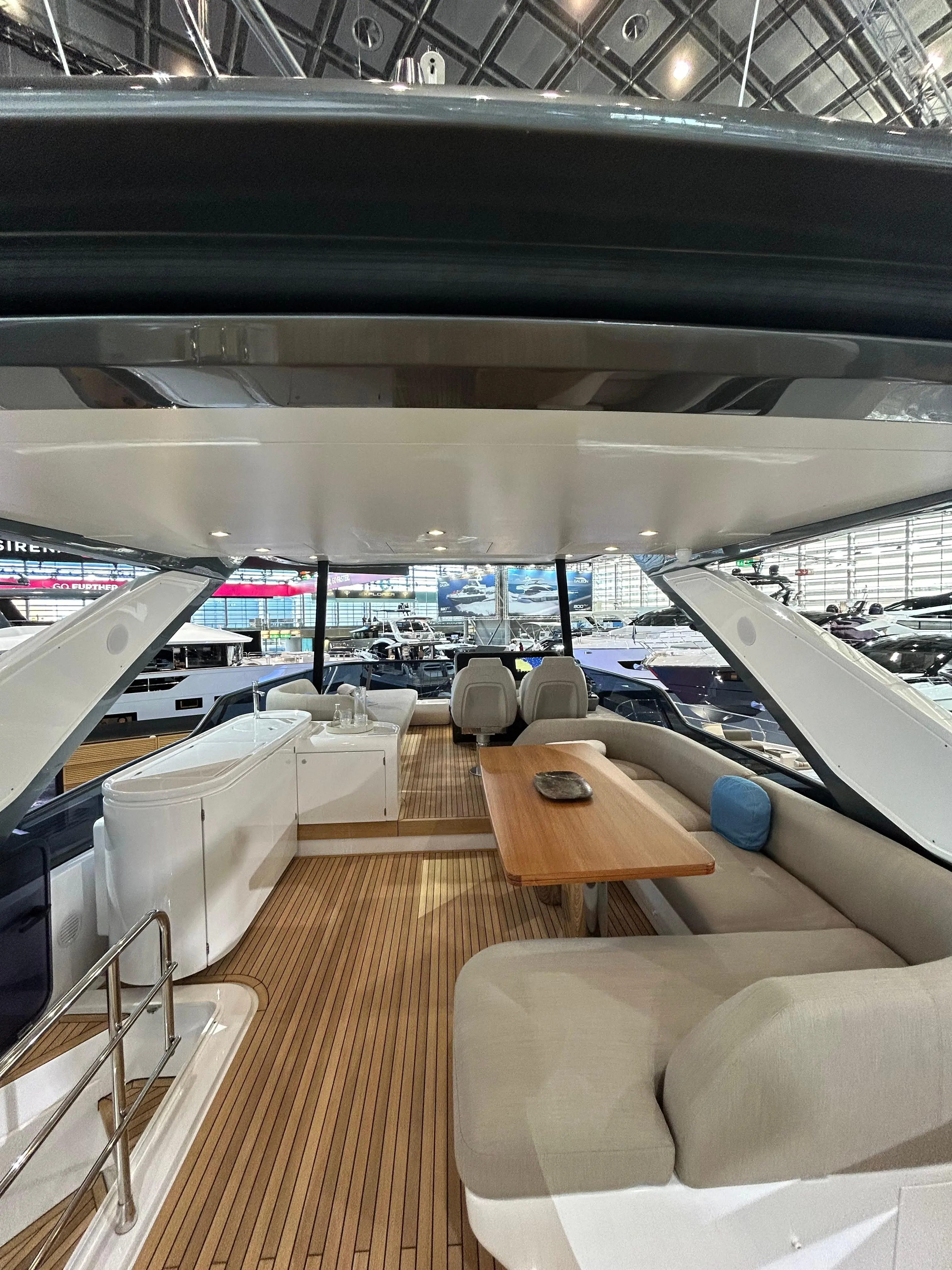 2024 Azimut fly 68