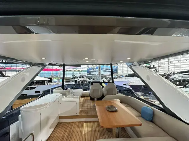 Azimut Fly 68