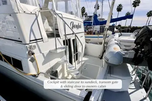 1998 Carver 400 cockpit motor yacht