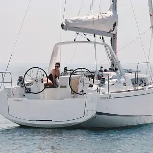 2019 Beneteau Oceanis 35.1