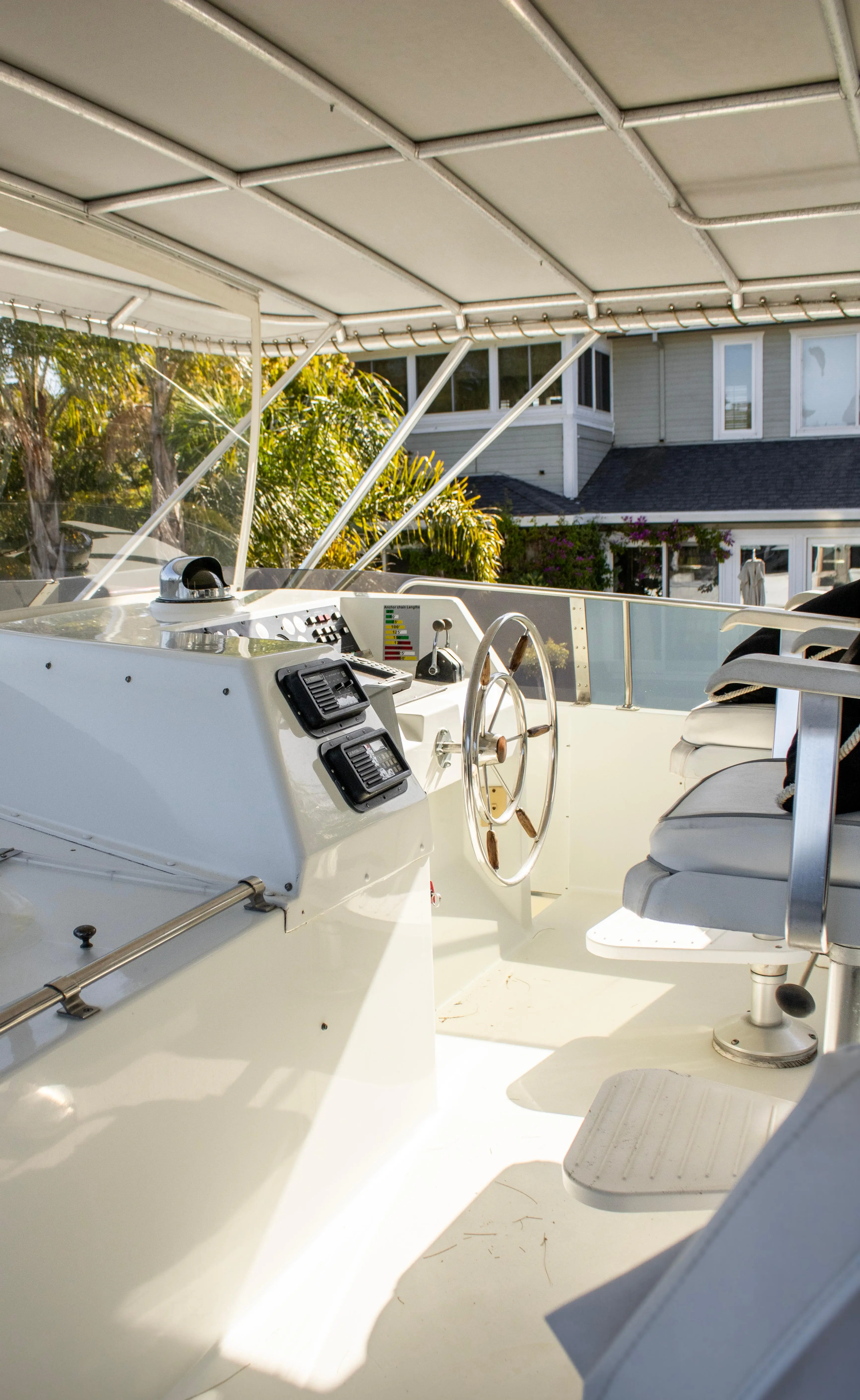 1993 Tollycraft pilothouse