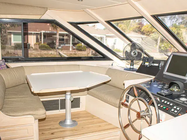 Tollycraft Pilothouse