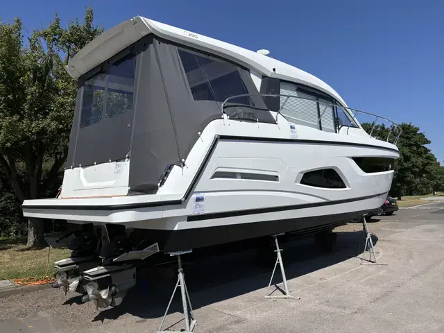 Sealine C390