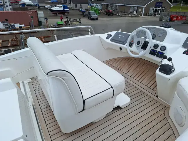 Sealine F 37