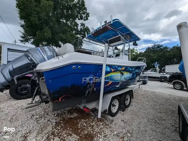 Robalo R230 center console