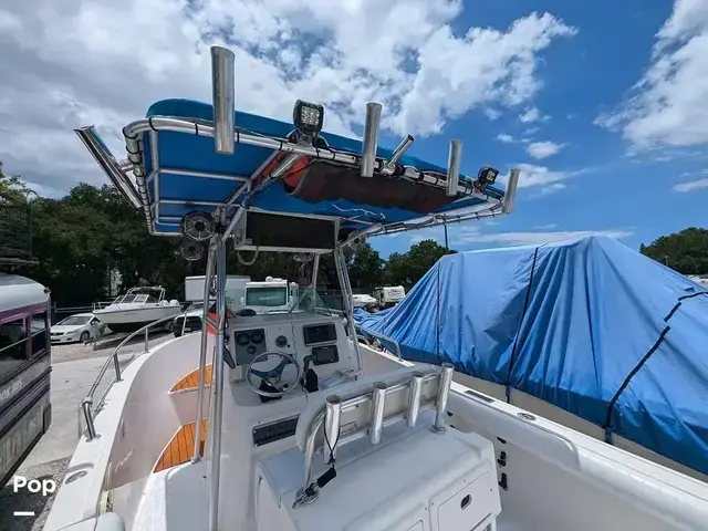 Robalo R230 center console