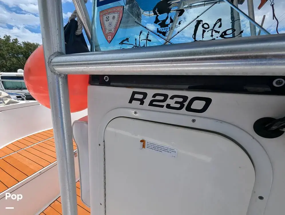 2005 Robalo r230 center console