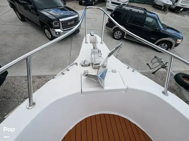 Robalo R230 center console