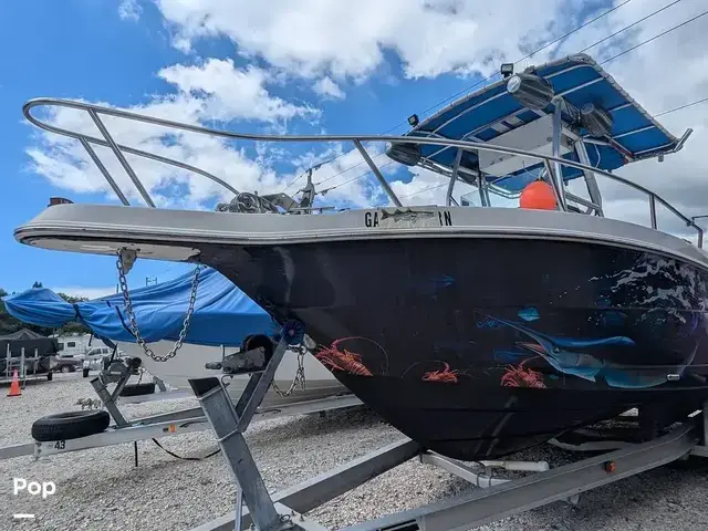 Robalo R230 center console