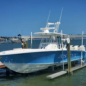 2007 Island Runner 35 Center Console