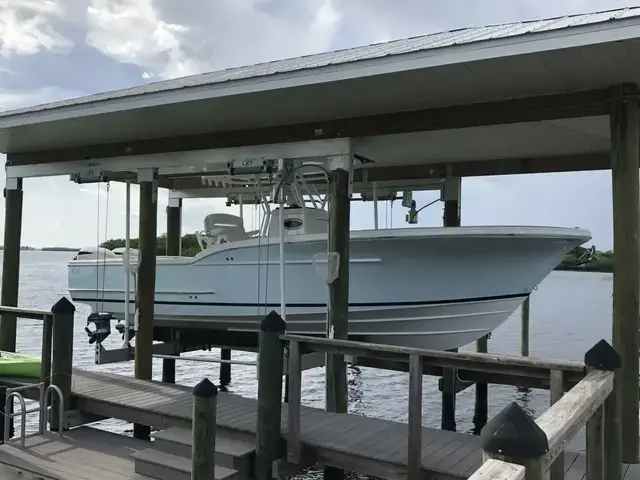 Buddy Davis 28 Center Console