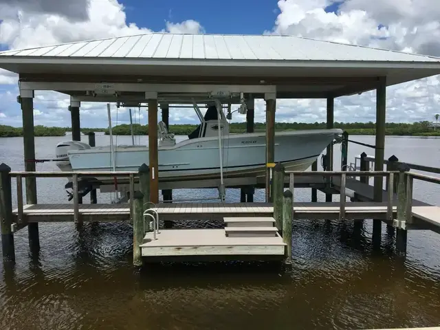 Buddy Davis 28 Center Console