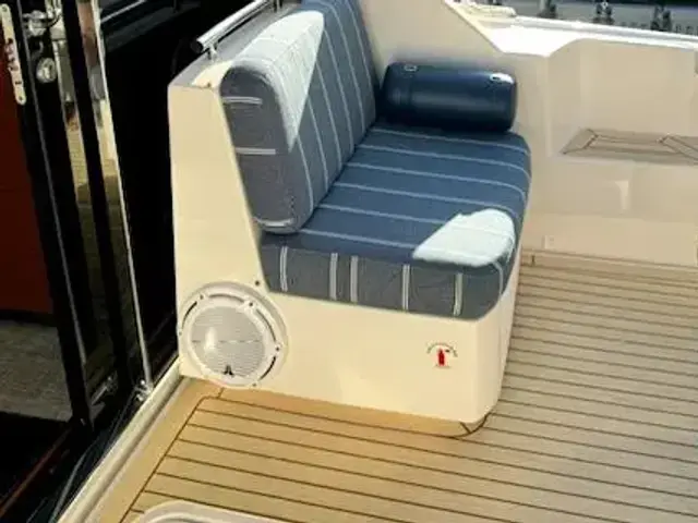 Tiara Yachts 44 Coupe