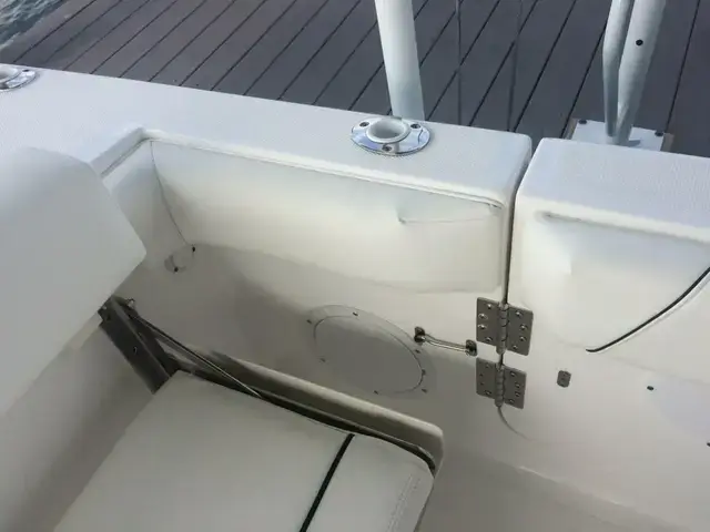 Buddy Davis 28 Center Console