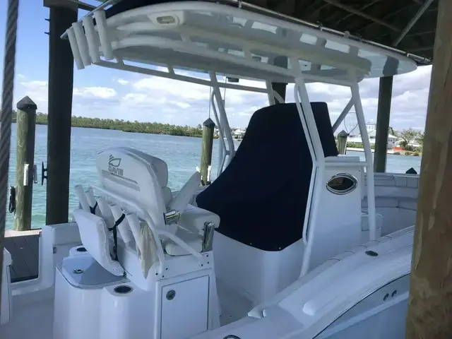 Buddy Davis 28 Center Console