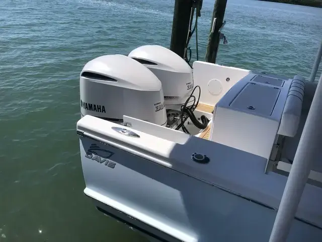 Buddy Davis 28 Center Console