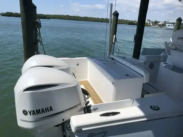 Buddy Davis 28 Center Console