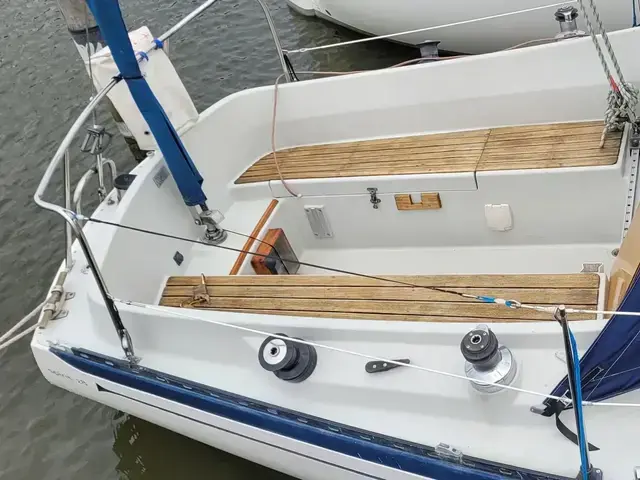 Spirit Yachts 28