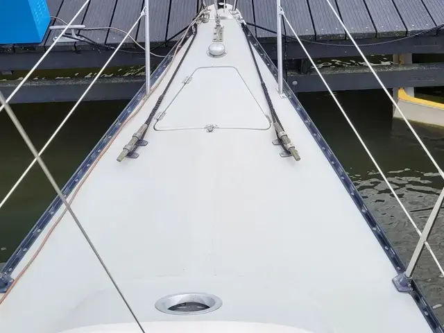 Spirit Yachts 28