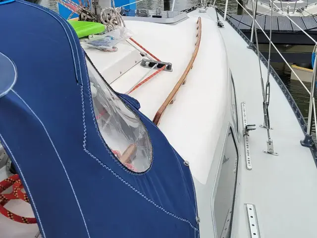 Spirit Yachts 28