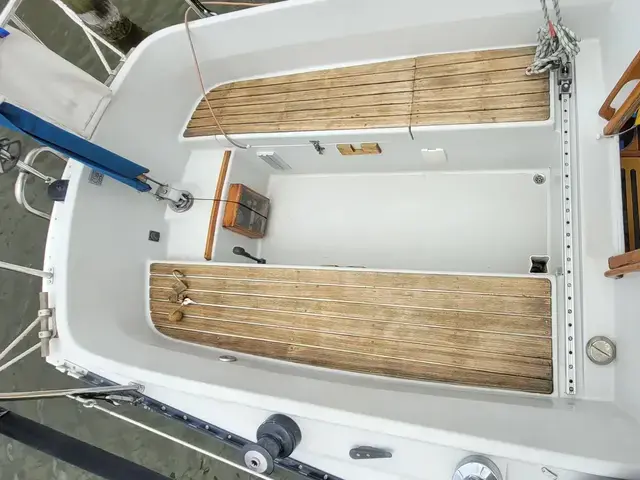 Spirit Yachts 28