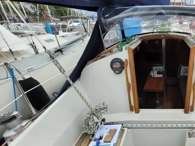 Spirit Yachts 28