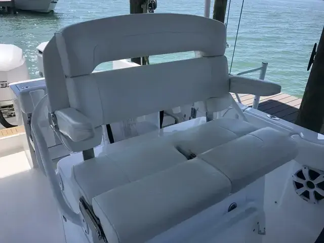 Buddy Davis 28 Center Console