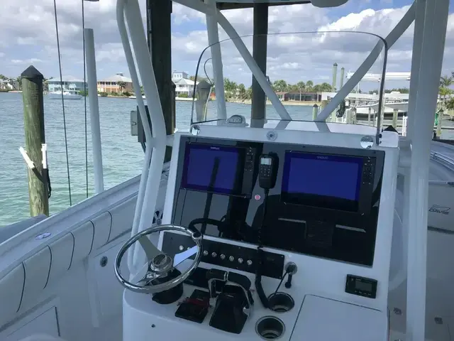 Buddy Davis 28 Center Console