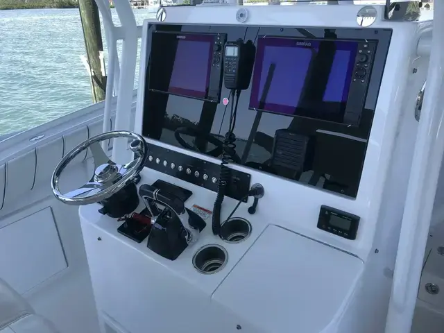 Buddy Davis 28 Center Console