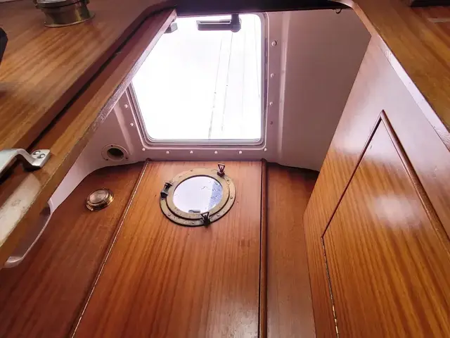 Spirit Yachts 28