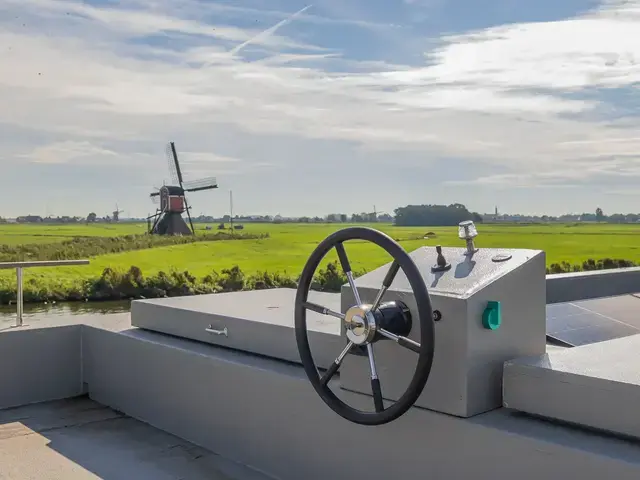 Surla Houseboat 15 Volledig Elektrisch With Charter