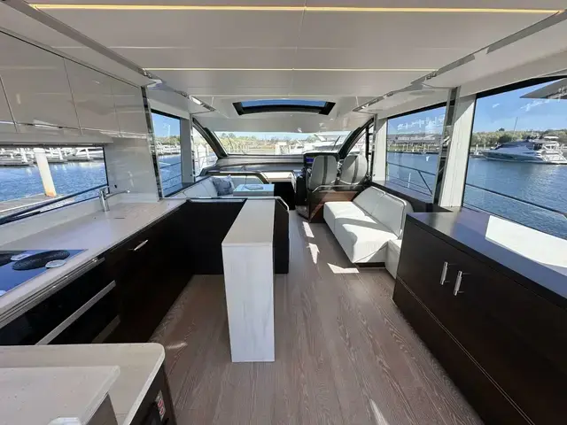 Sunseeker Sport Yacht 65