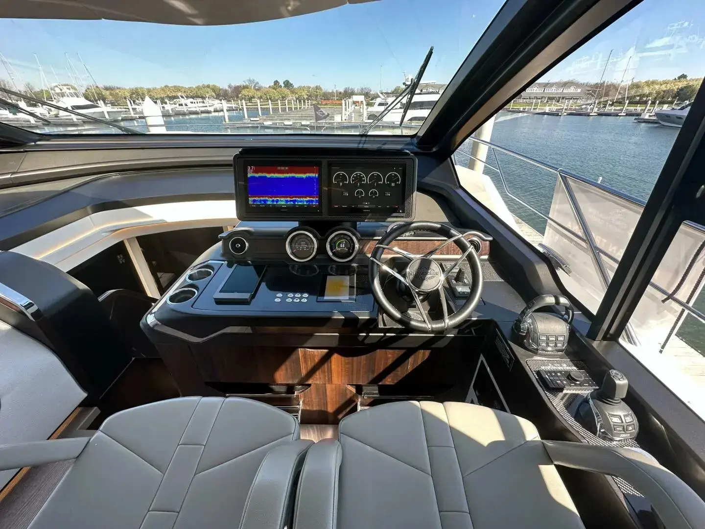 2022 Sunseeker sport yacht 65