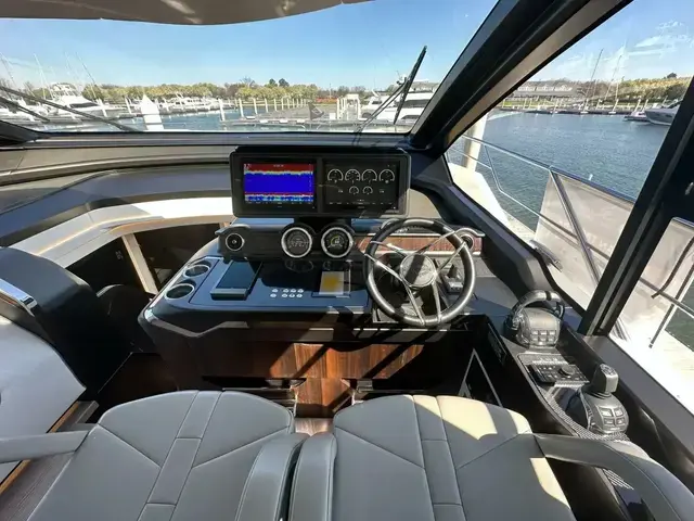 Sunseeker Sport Yacht 65