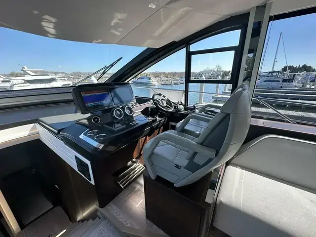 Sunseeker Sport Yacht 65