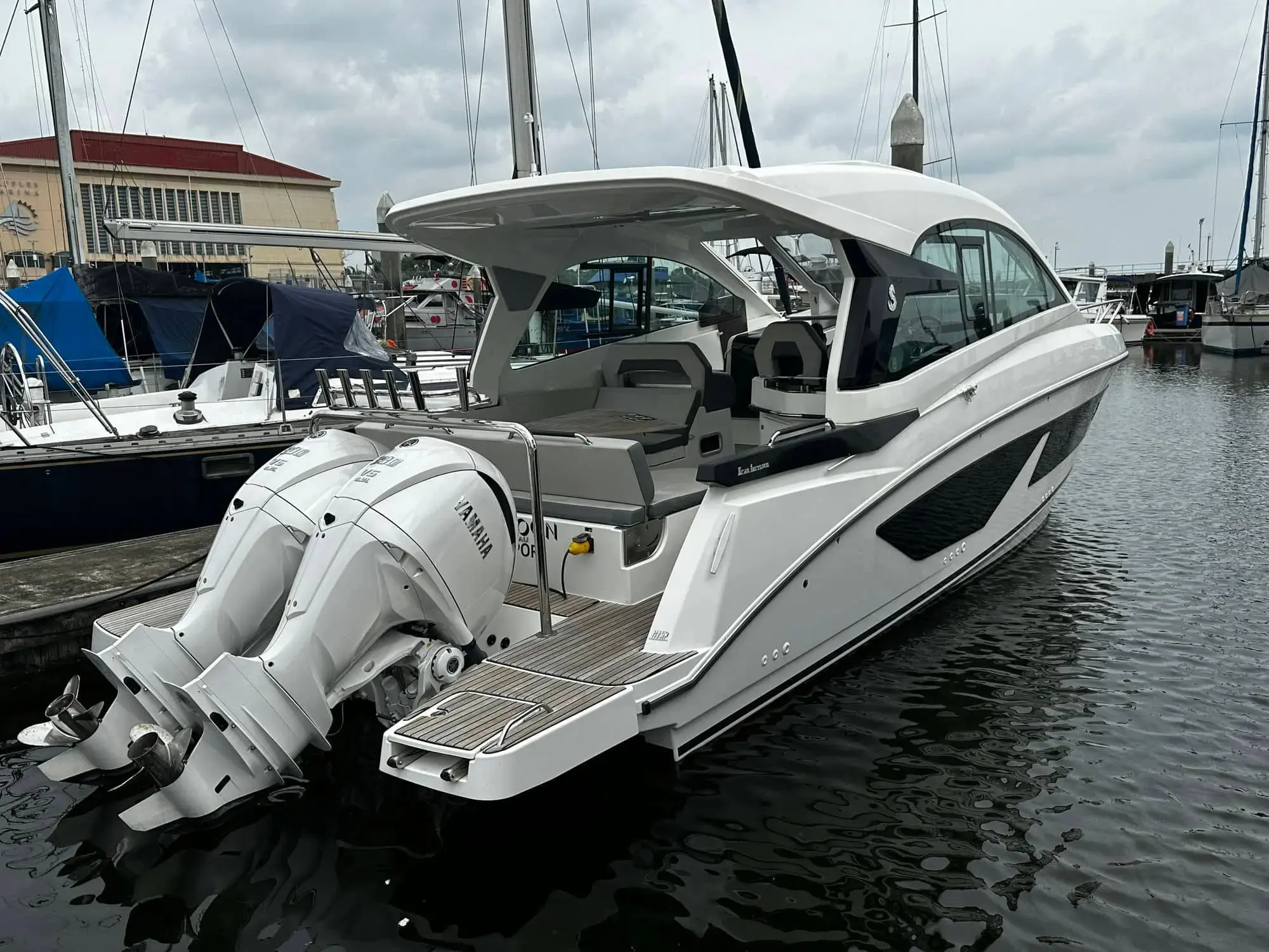 2021 Beneteau gran turismo 32